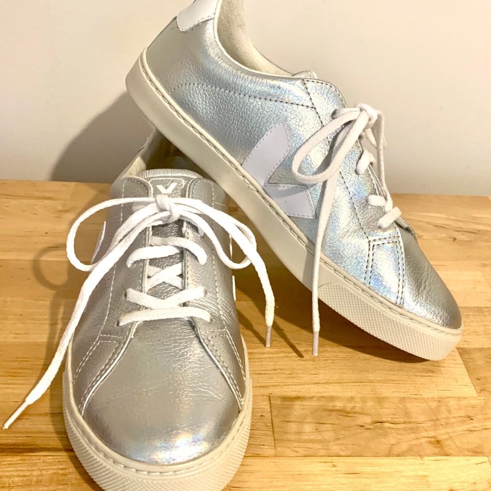 Silver Vera Sneakers size 7